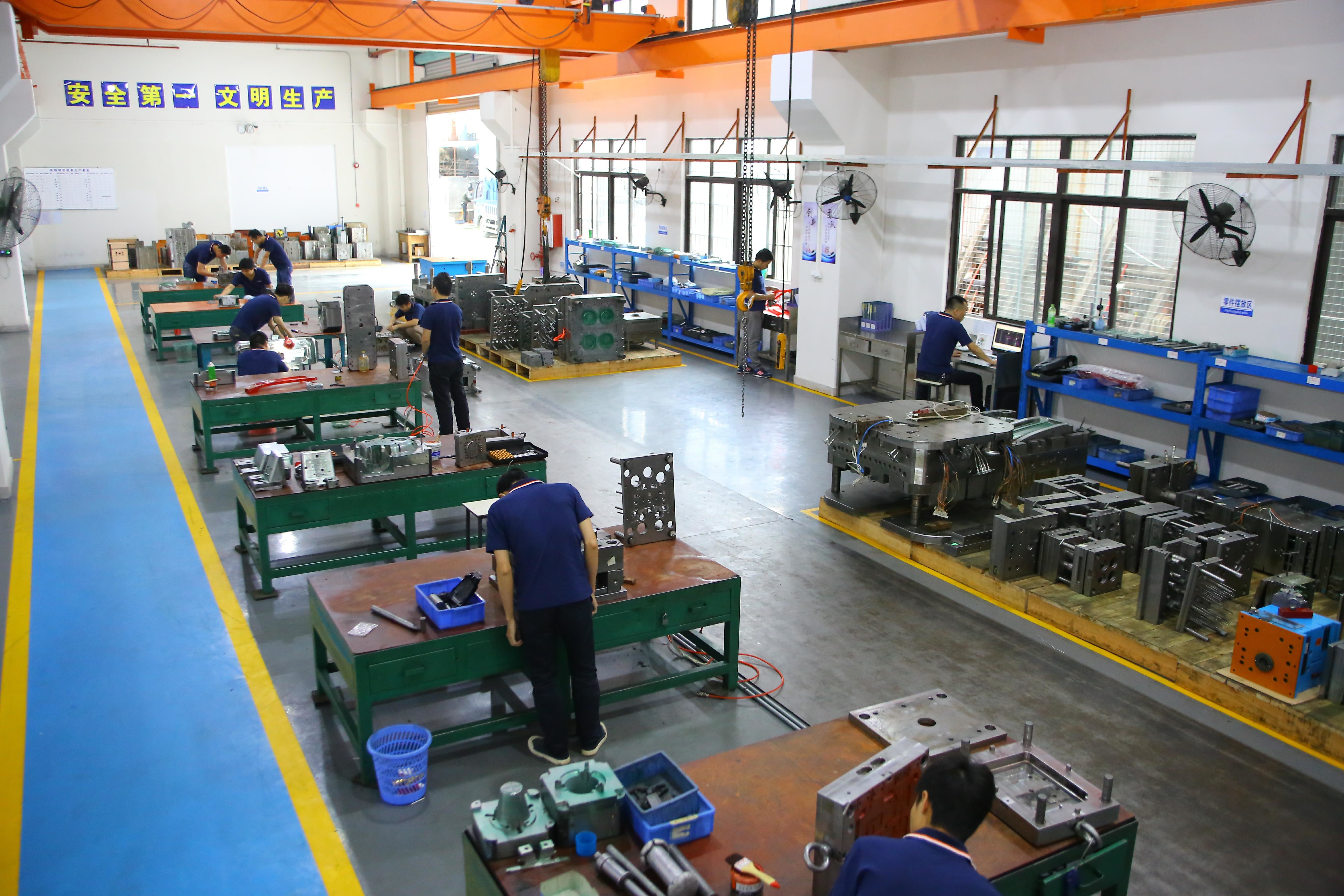 Custom 300000 Shots P20H Plastic Injection Mold Tooling 0.005mm Tolerance