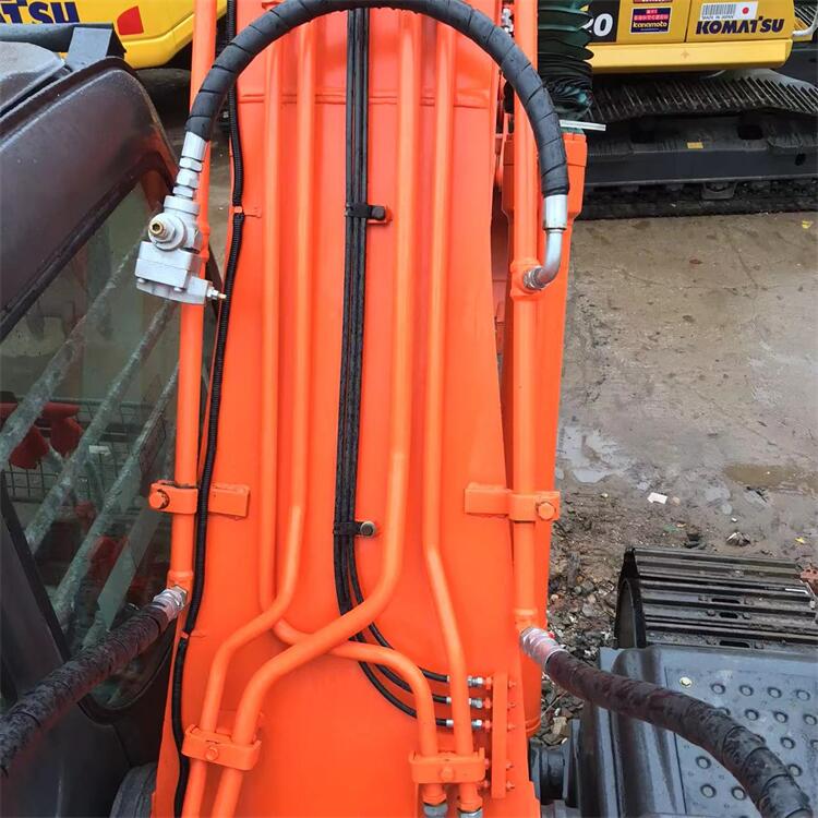 National Hitachi 200-3G Second-Hand Excavator 110KW Power 1120 Working Hours