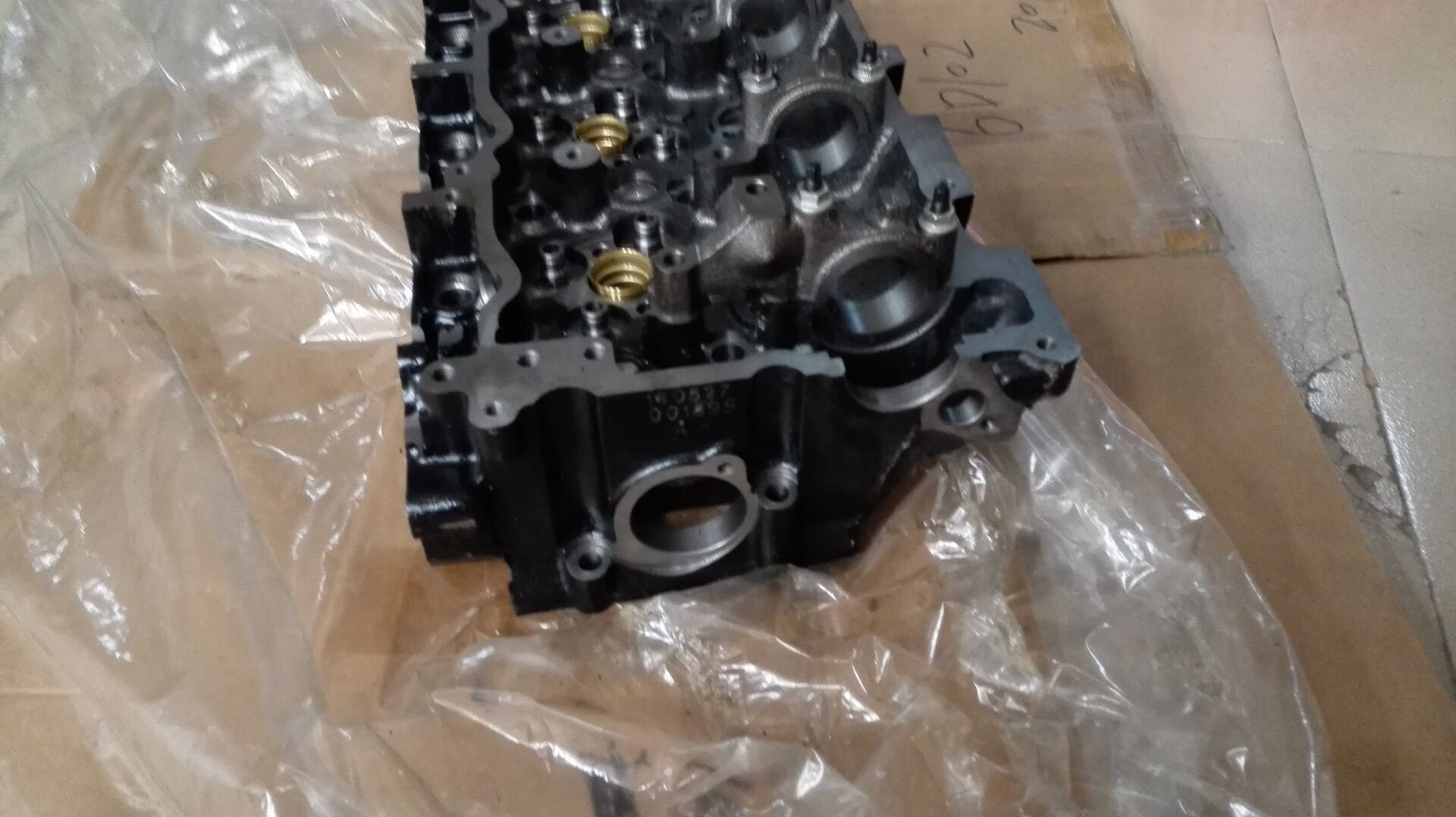 Aluminum Alloy Diesel Engine Cylinder Head Isuzu 4hk1 Cylinder Head OEM Size
