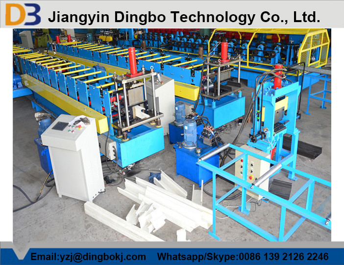Fully Automatic Cold Roll Forming Machine , Portable Seamless Gutter Machine