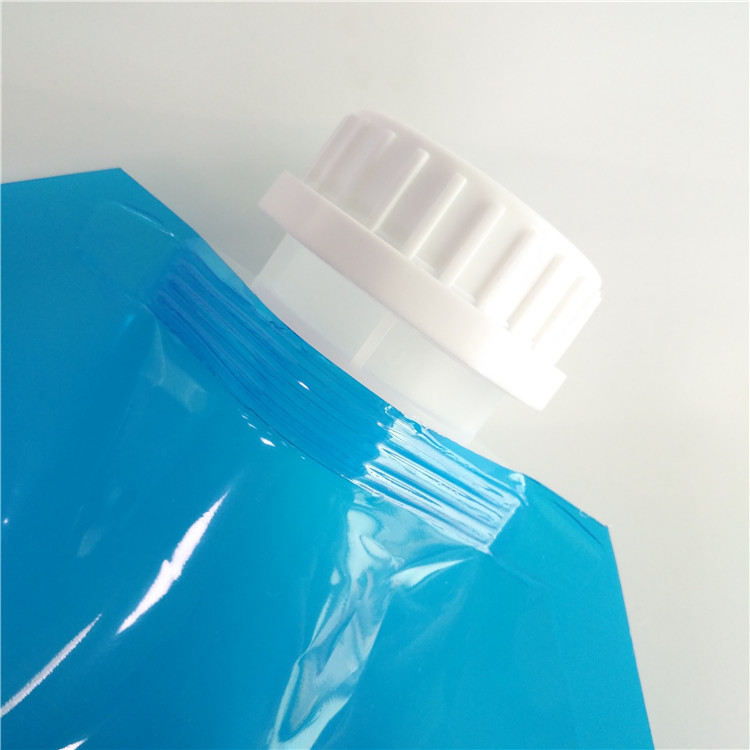 Outdoor Liquid Storage Bags , Drinking Water Stand Up Spout Pouch With Handle