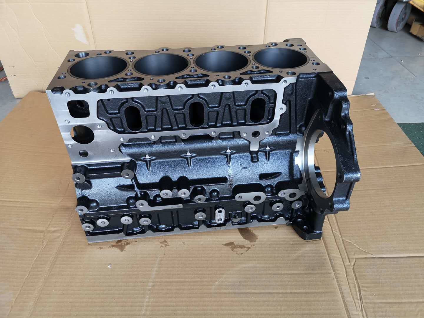 4HF1 Engine Cylinder Block 8971037611 For Isuzu NKR NPR Light Truck High Quality Include Cylinder Liner