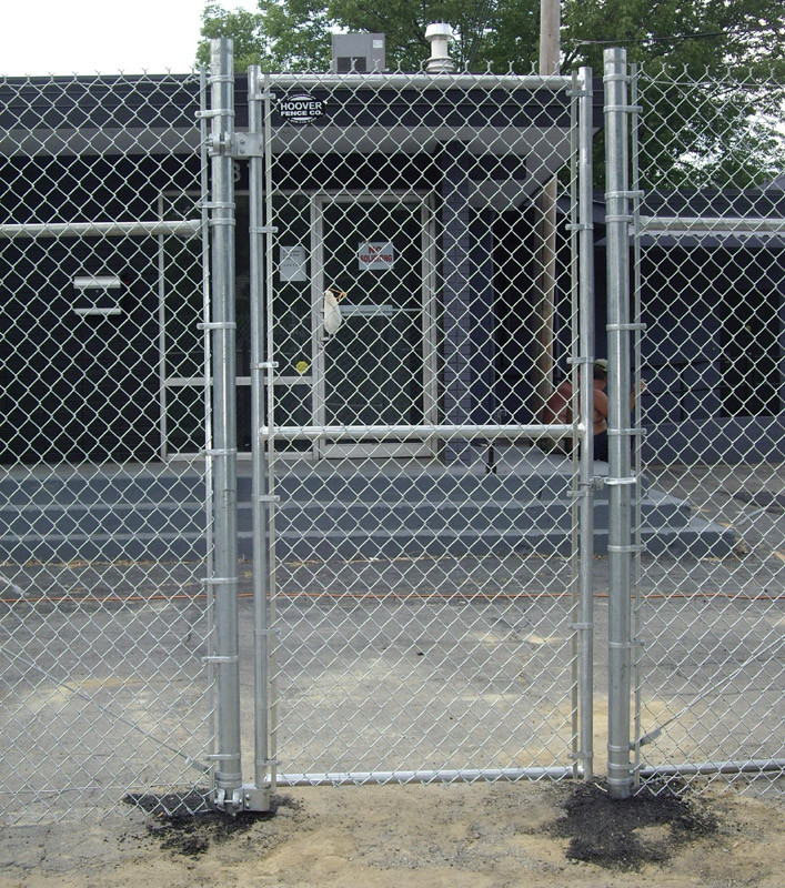 How to install chain wire fence
