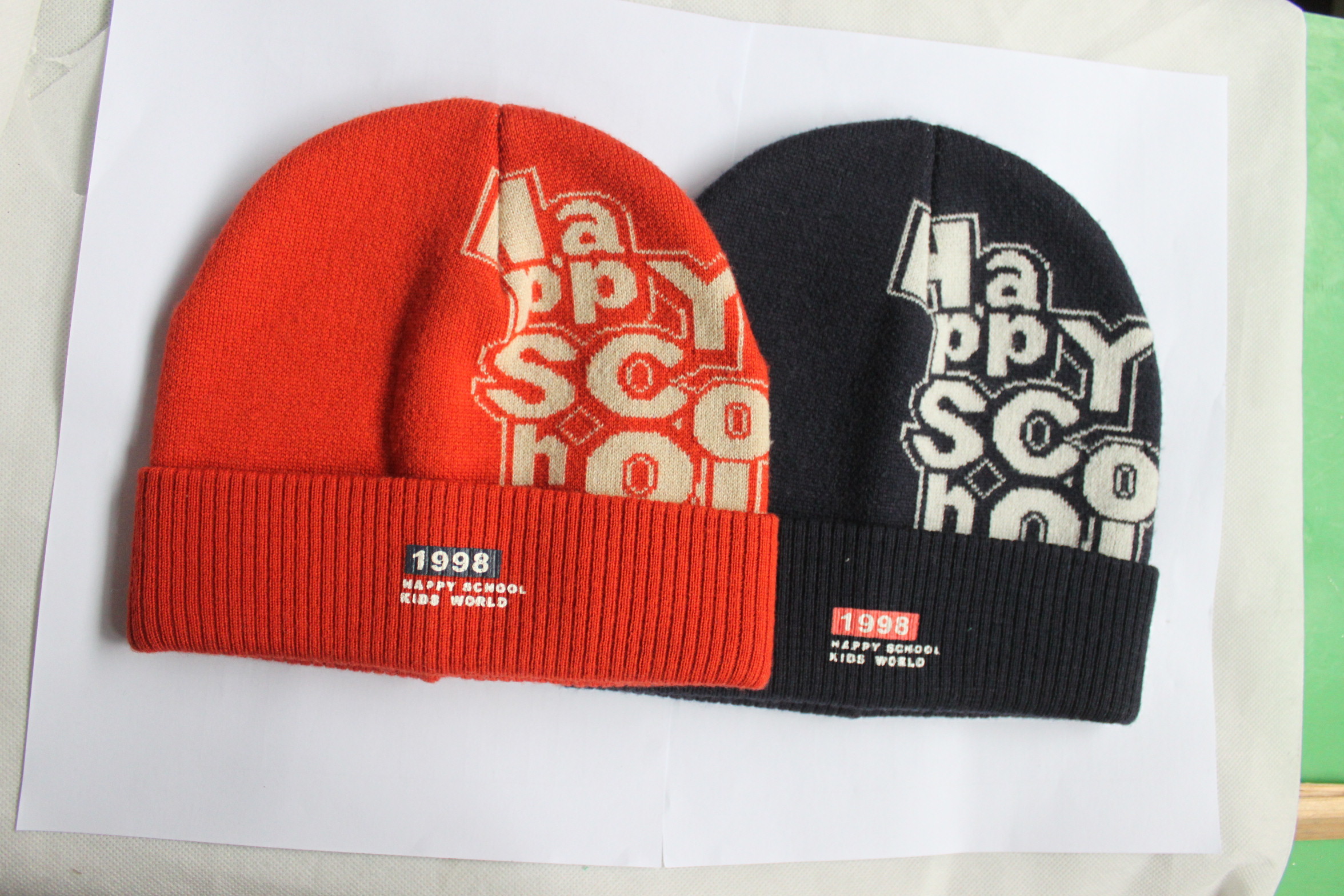 OEM Pantone Color Acrylic Mens Slouchy Beanie Hats For Winter
