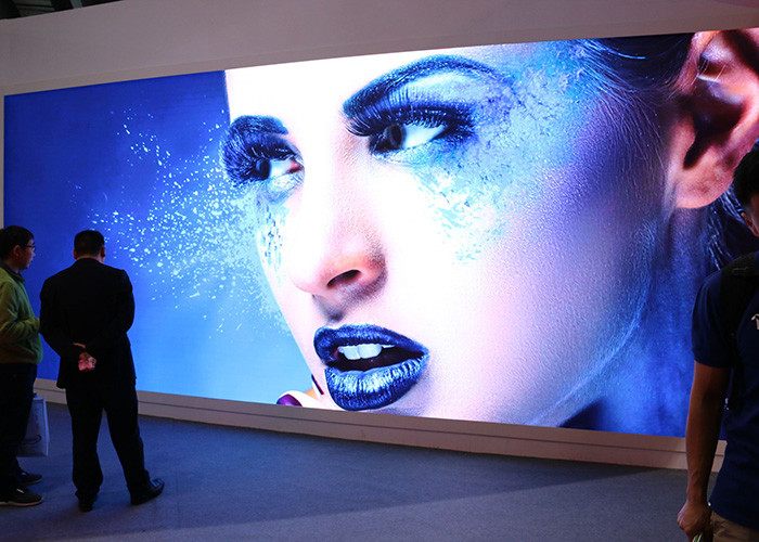 Video Advertising 800CD/㎡ P2.604 LED Stage Display Screen