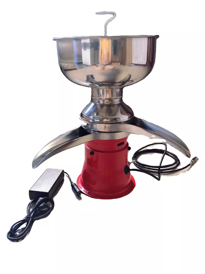 Small Type Milk / Skimmed Milk Machine with 9 KG Capacity and Centrifugal Separation