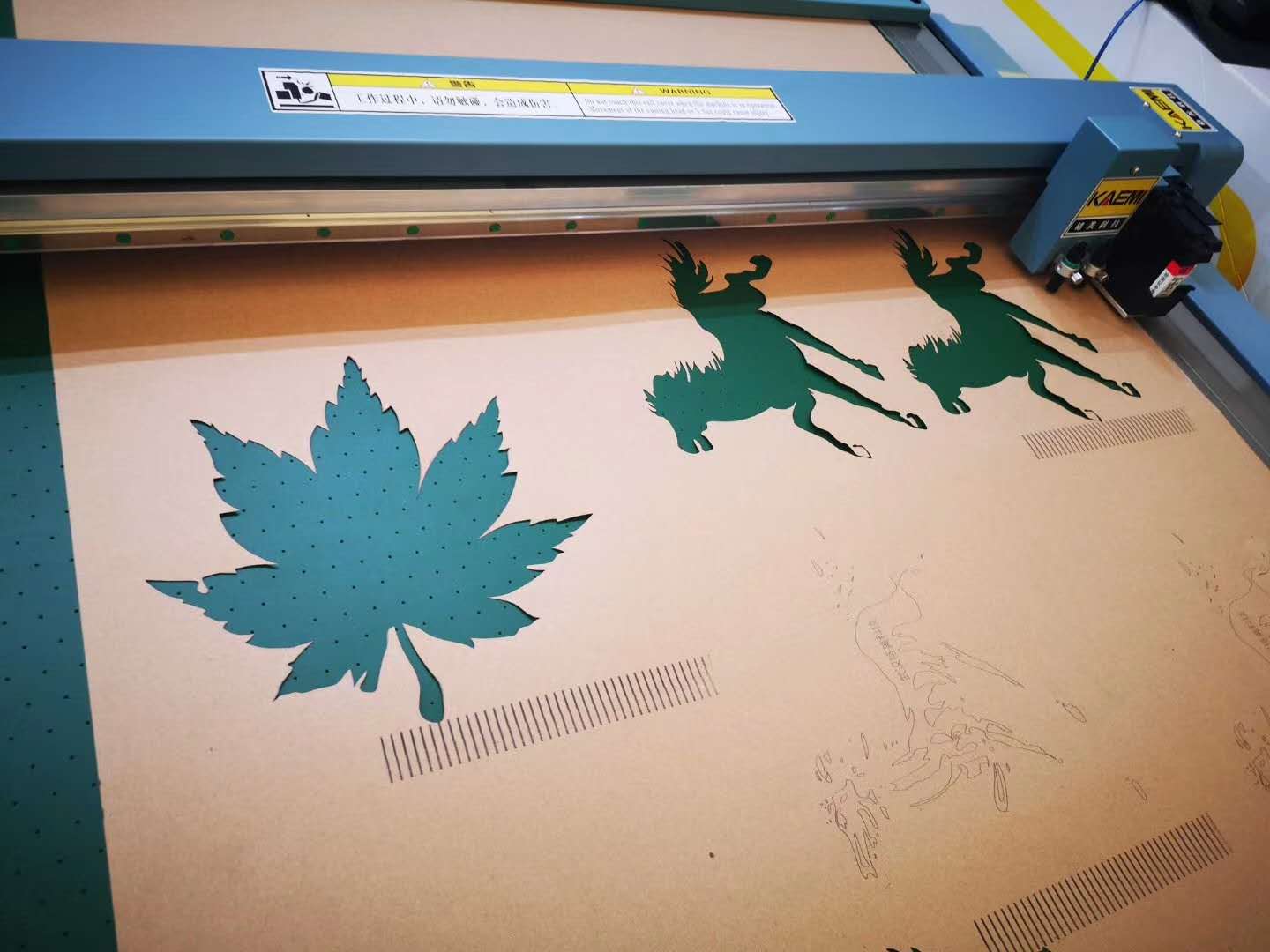500gsm Max 2-3mm Paper Board Cutting Machine Inkjet Printing Garment Cutter Plotter