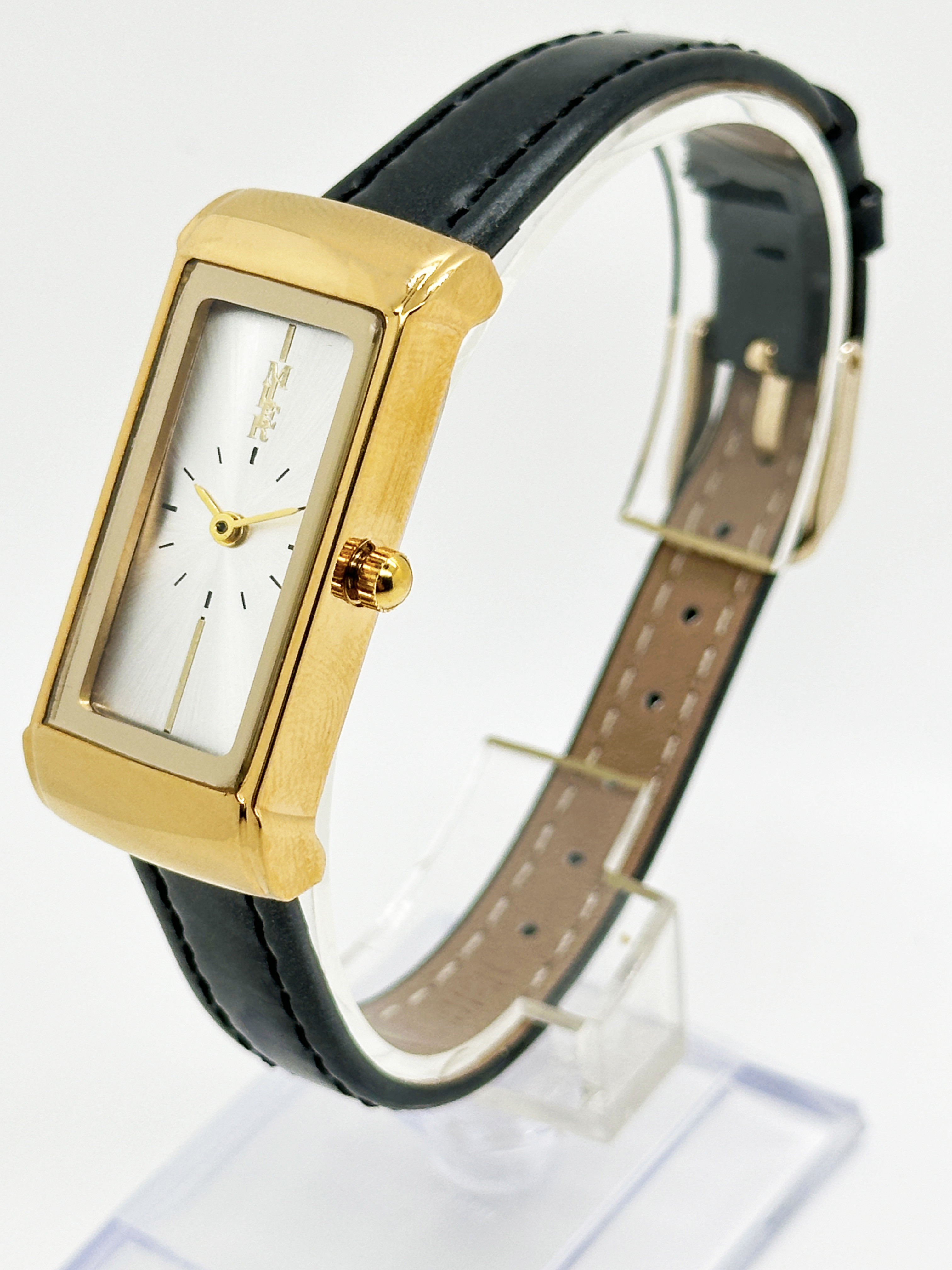 Scratch Resistant Elegant Womens Quartz Watch With Luminous Hands And Buckle Clasp