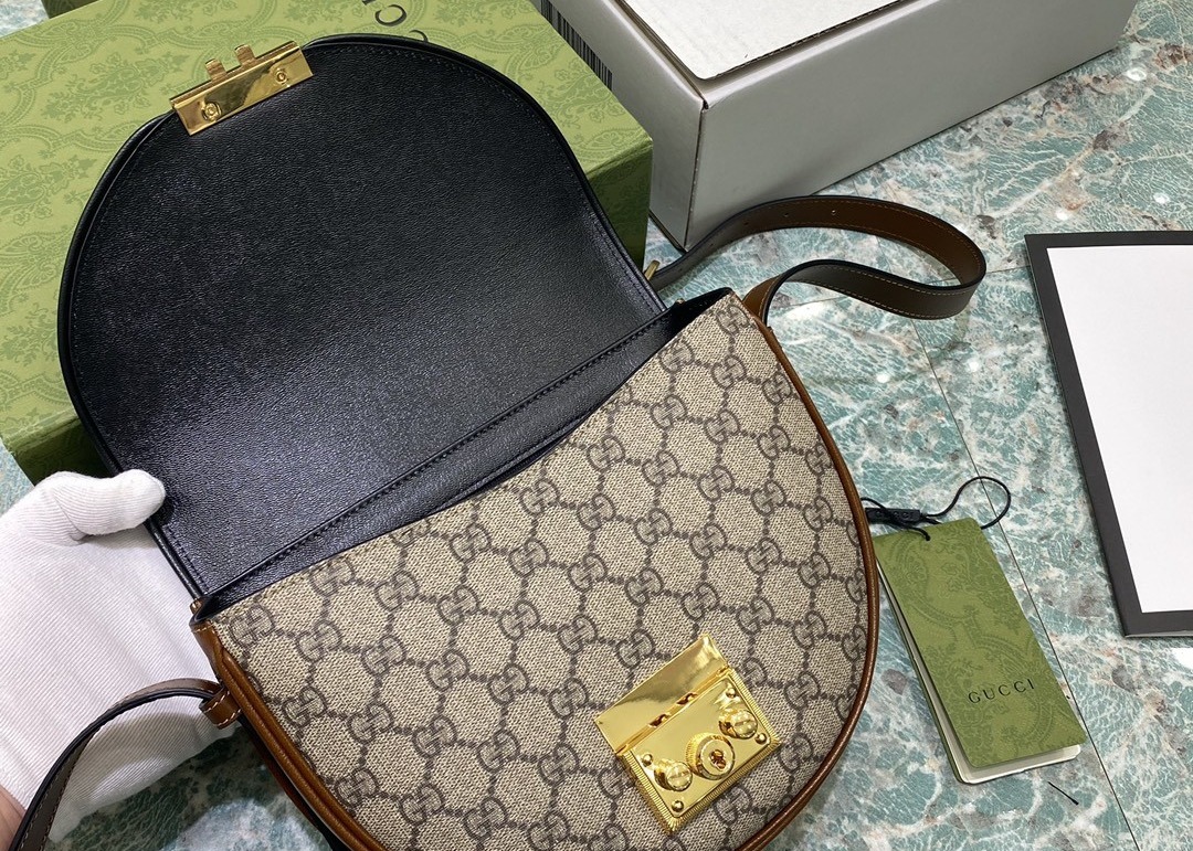 Classic GG Deerskin Texture Inclined Shoulder Bag Monogram Canvas 22cm Length