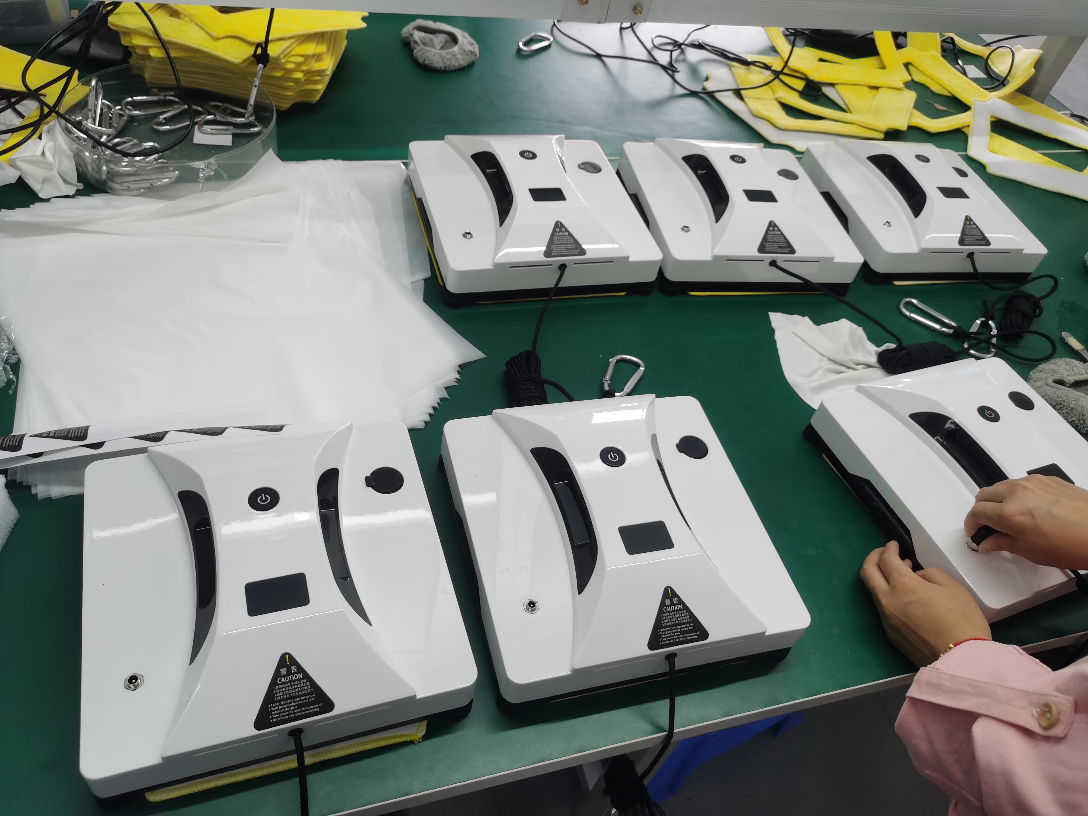 Advanced Technology Customized Wet Dry Window Cleaning Robot Machines Vacuum Cleaner