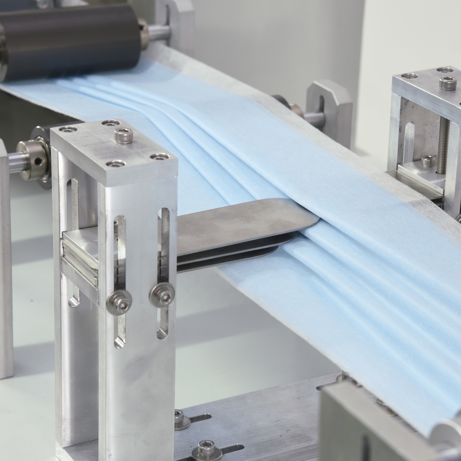 Earloop Flat Nonwoven Medical Face Mask Making Machine