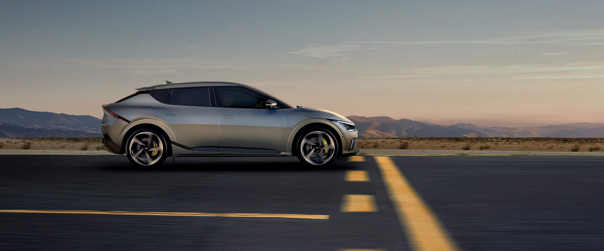 2023 2024 CLTC Endurance 617KM/555KM Pure Electric Coupe Kia Energy EV6 Made in and with 100 km/h Acceleration 3.5S-7.3S