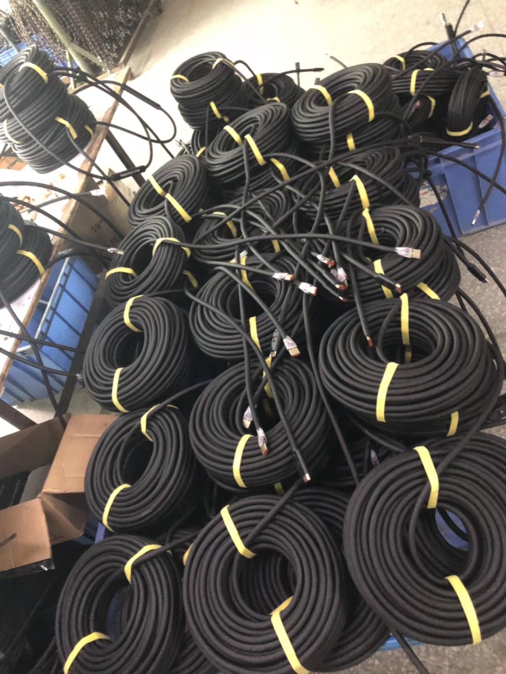 HDTV cable Without chip 2.0V 4K*2K 18 Gbps Fiber Optic PVC HDTV 4k@60Hz 5M-50M