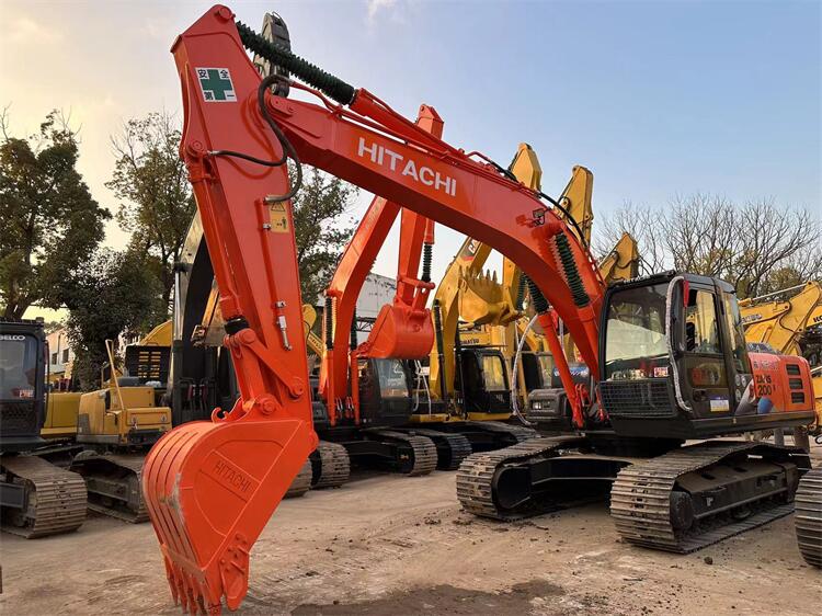 Used Hitachi Zx200 Excavator Japan Original Working Hours 810 Hydraulic Valve Original