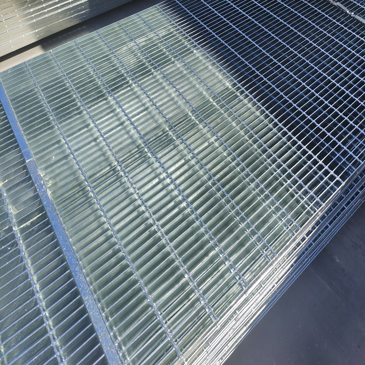 403/30/100 Galvanized Steel Rod Grating On Industrial Machinery Platforms