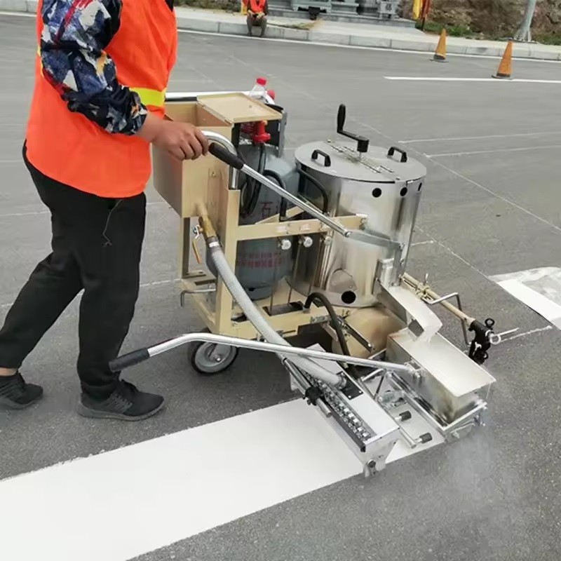 Manual Thermoplastic Road Marking Machine Customized With Adjustable Glass Bead Dispenser