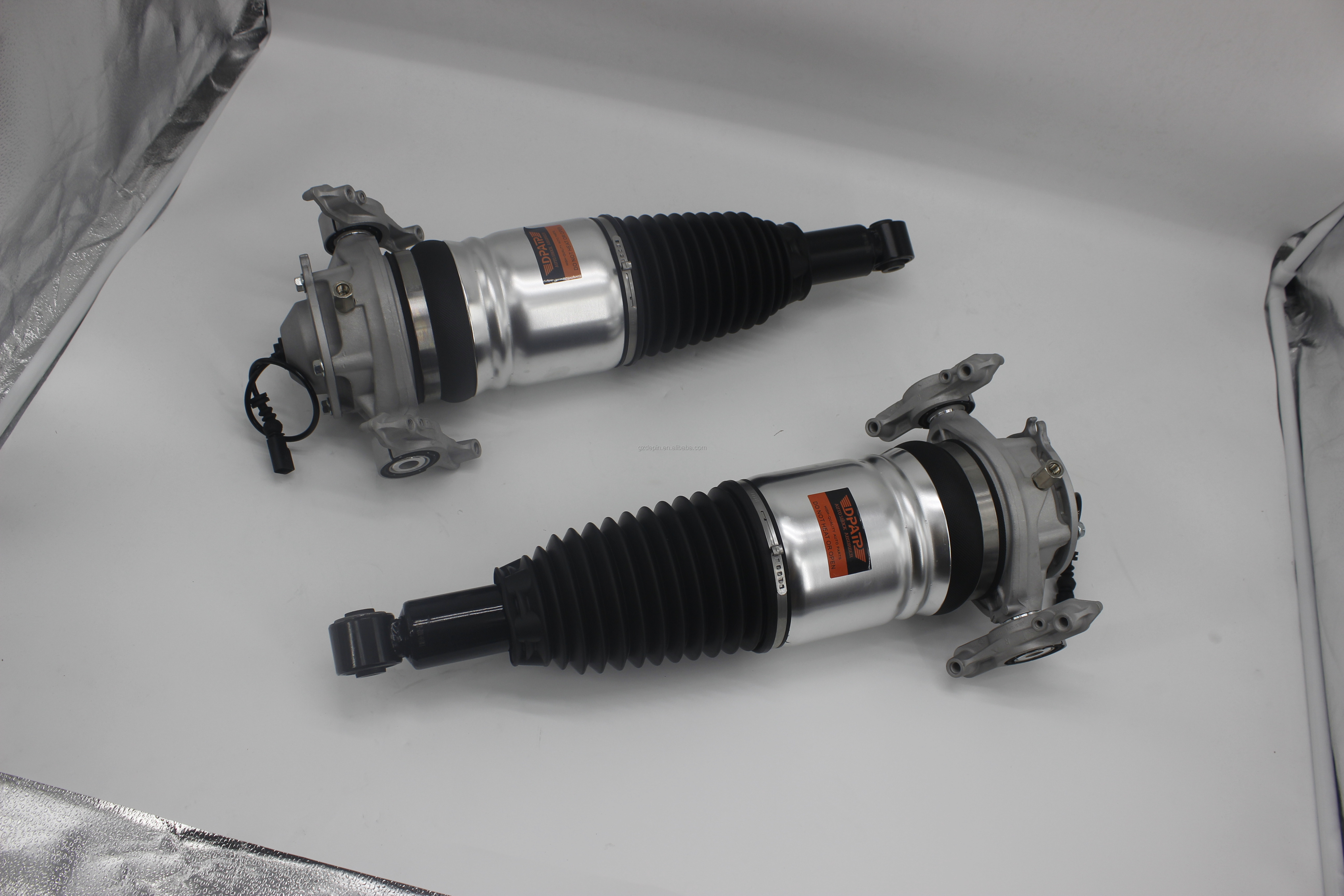 95835802007 Left Rear Air Shock Absorber For Porsche Cayenne Volkswagen Touareg 7P 958 92A