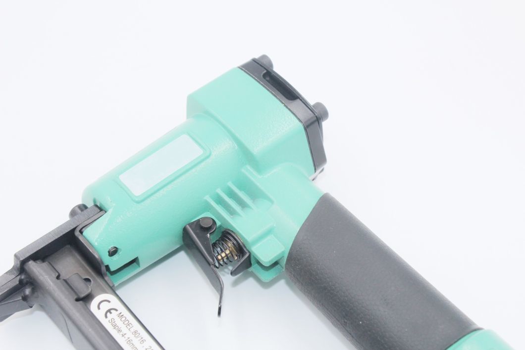 Durable 21 Gauge Fine Crown Air Pneumatic Staple Gun (Green) Air Stapler 8016 for Furniture Decoration