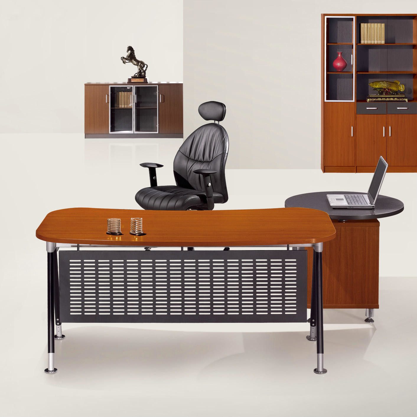 Home Family Computer Desk Melamine With Faced Chipboard Material