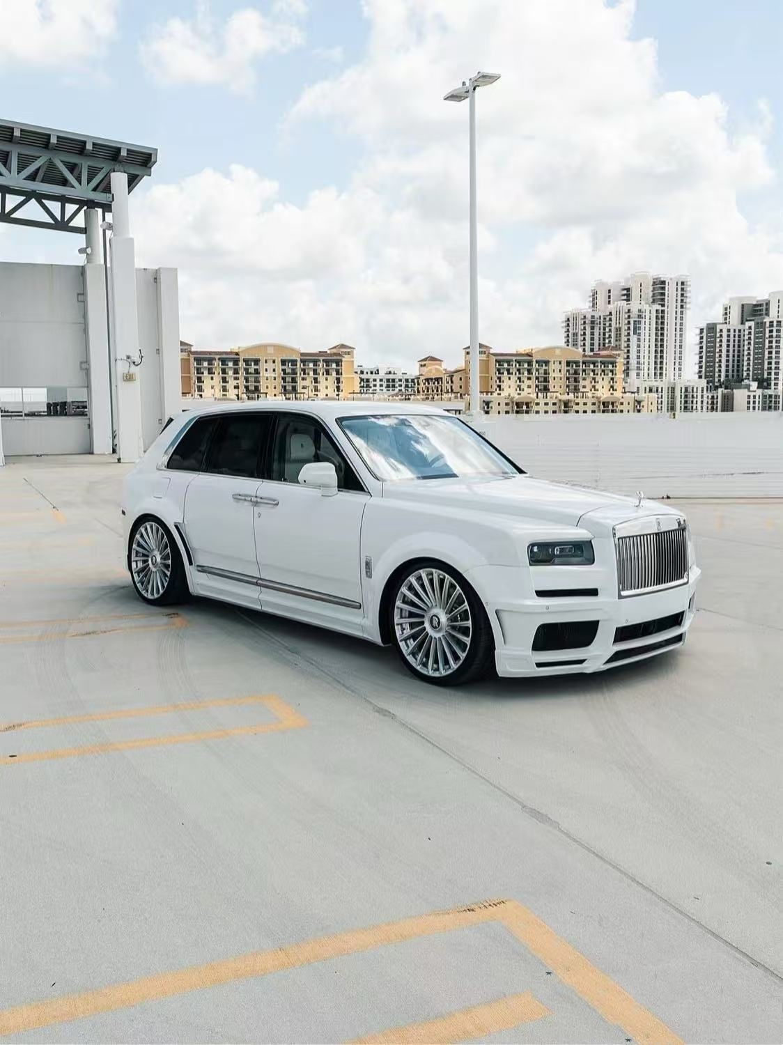 Black Cullinan Rolls Royce Body Kit NT Style Front And Rear Bumper Widebody Kit