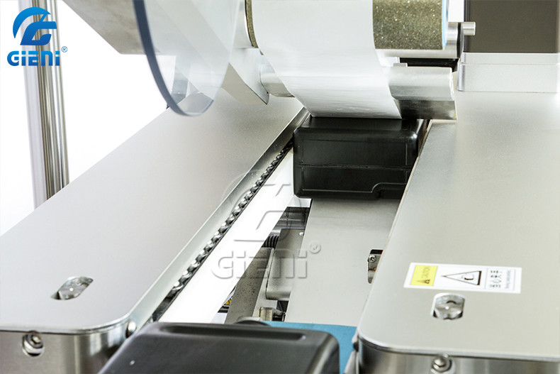 SUS304 Automatic Round Bottle Two Side Labeling Machine Side Editing