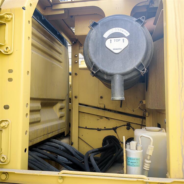 Original Japan Used Komatsu PC220-7 PC220 Excavator with Original Hydraulic Cylinder