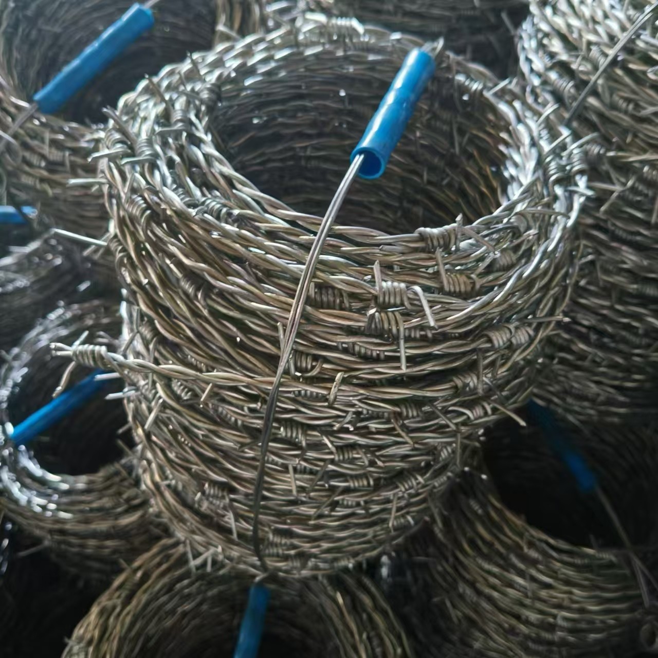 Long Lasting Corrosion Resistant Thorn Rope For Metal Building Materials