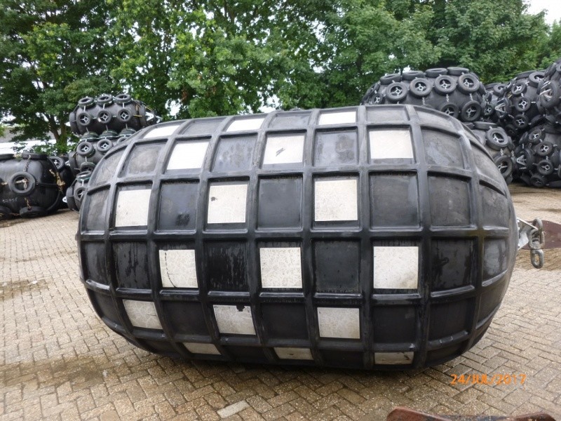 50Kpa 80Kpa Hydropneumatic Submarine Rubber Fender Dock Sling Type
