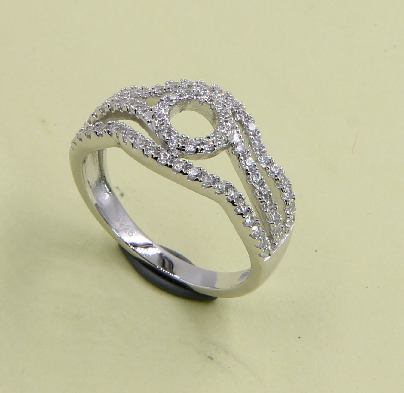 Round Swirl Ring Oval 925 Sterling Silver Eternity Bands With AAA Grade Cubic Zirconia For Wedding Anniversary