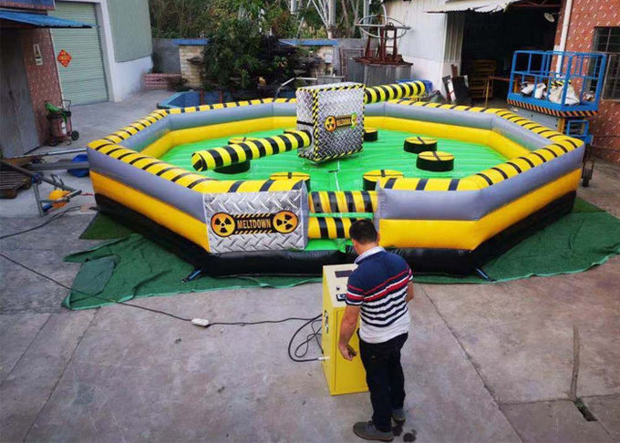 Commercial Meltdown Mechanical Inflatable Wipe Out With 0.55mm PVC Tarpaulin