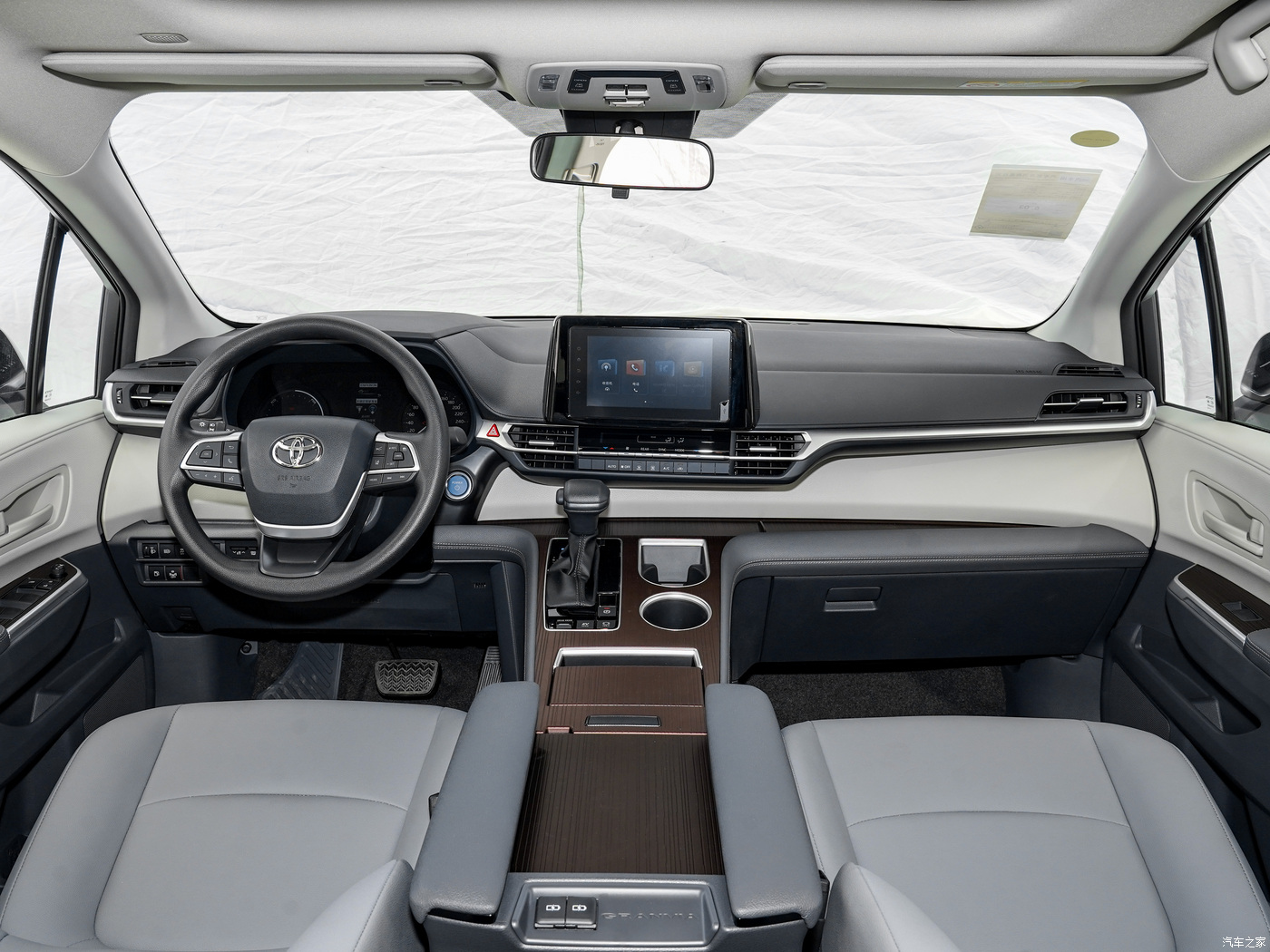 Electric MPV 7-Seater Hybrid SUV Minivan with Driver's Seat Adjustment Electric and Front disc Rear dsic Brake System