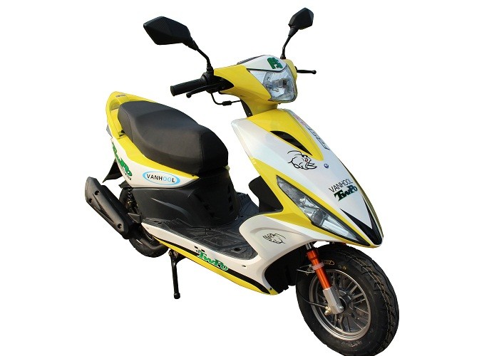 Disc / Drum Brake Gas Moped Scooter Yellow / White Plastic Body High Max Speed