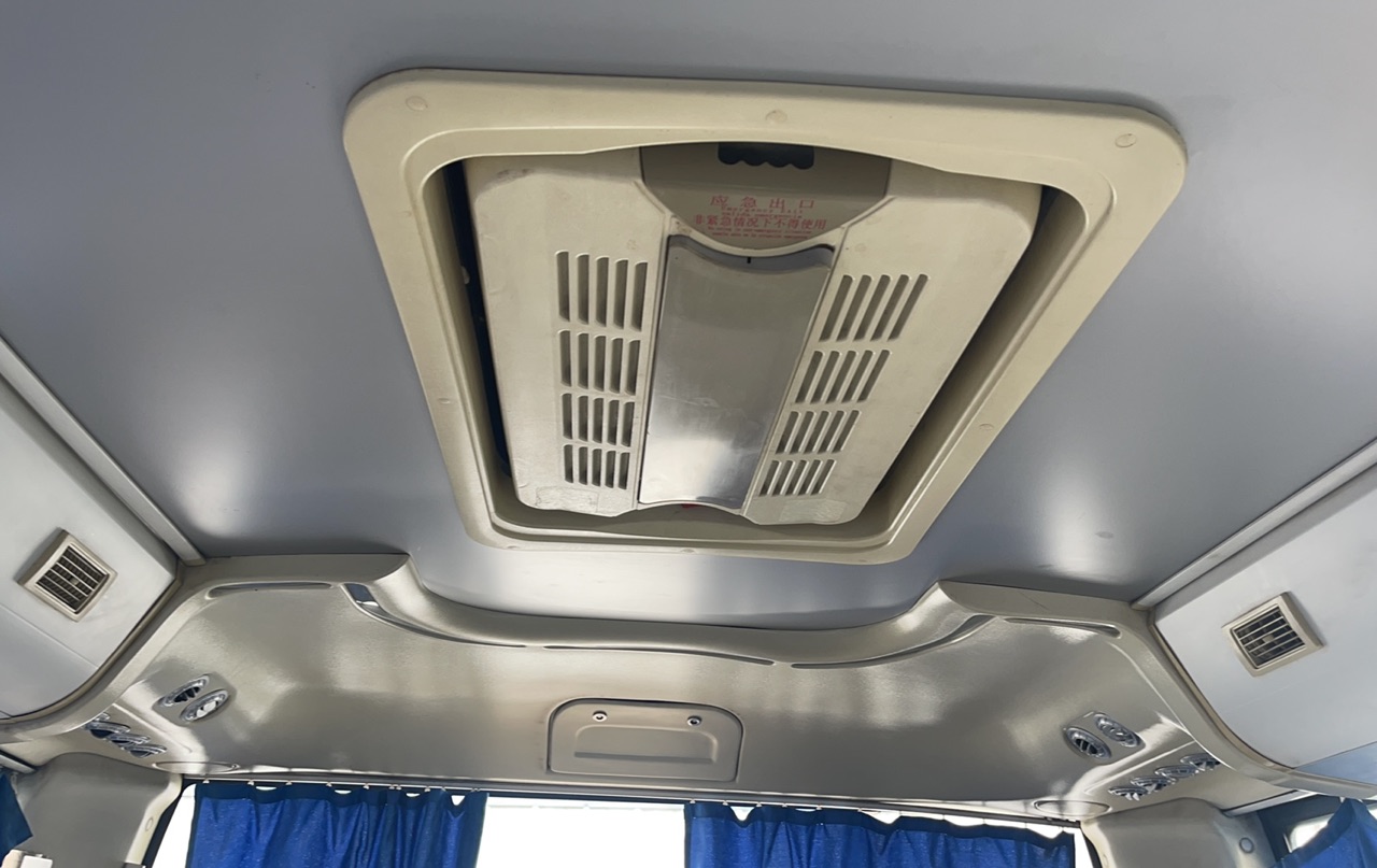 Second Hand 65 Seater City Passenger Bus LHD Used Coach Bus with Rated Torque 270/2200