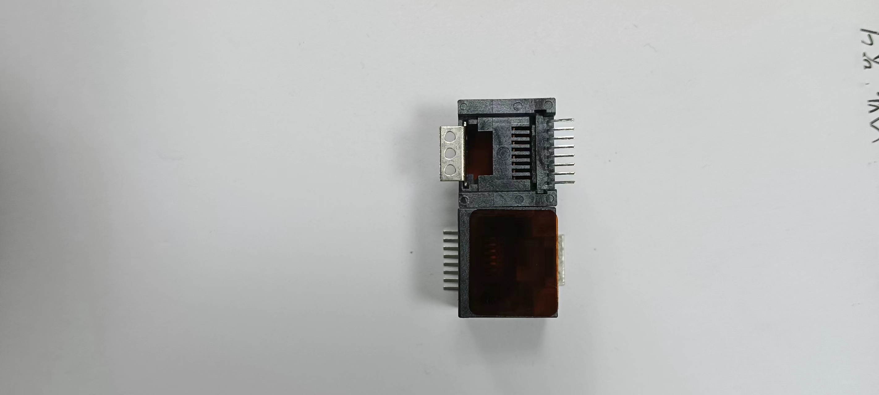 Single Port Shielded SMT RJ45 Connector R / A 50 U" Gold Plating Contact Terminal