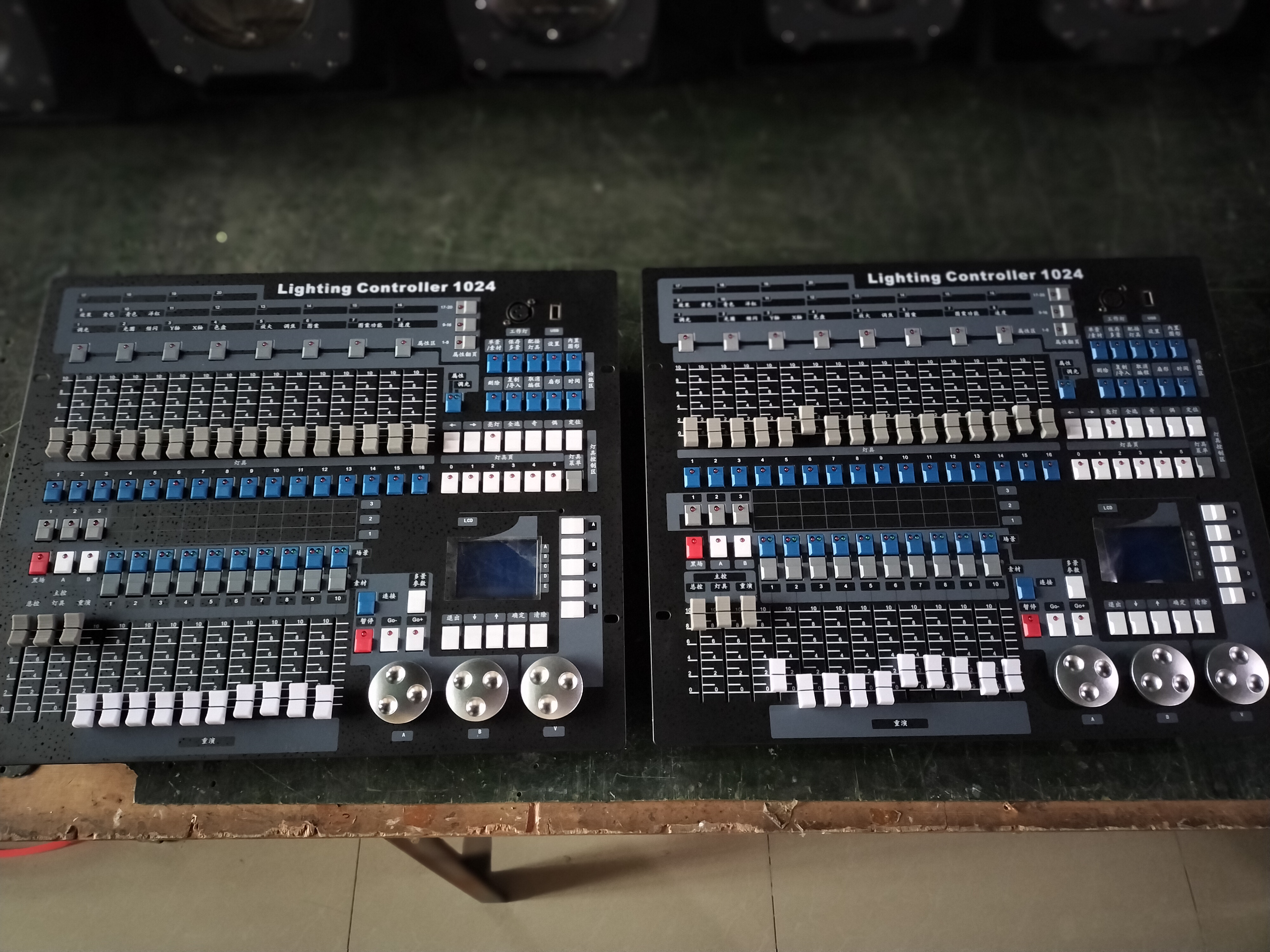 1024 Console for Event Night Club Par Light Dance Floor DMX Control Built-in Graphics