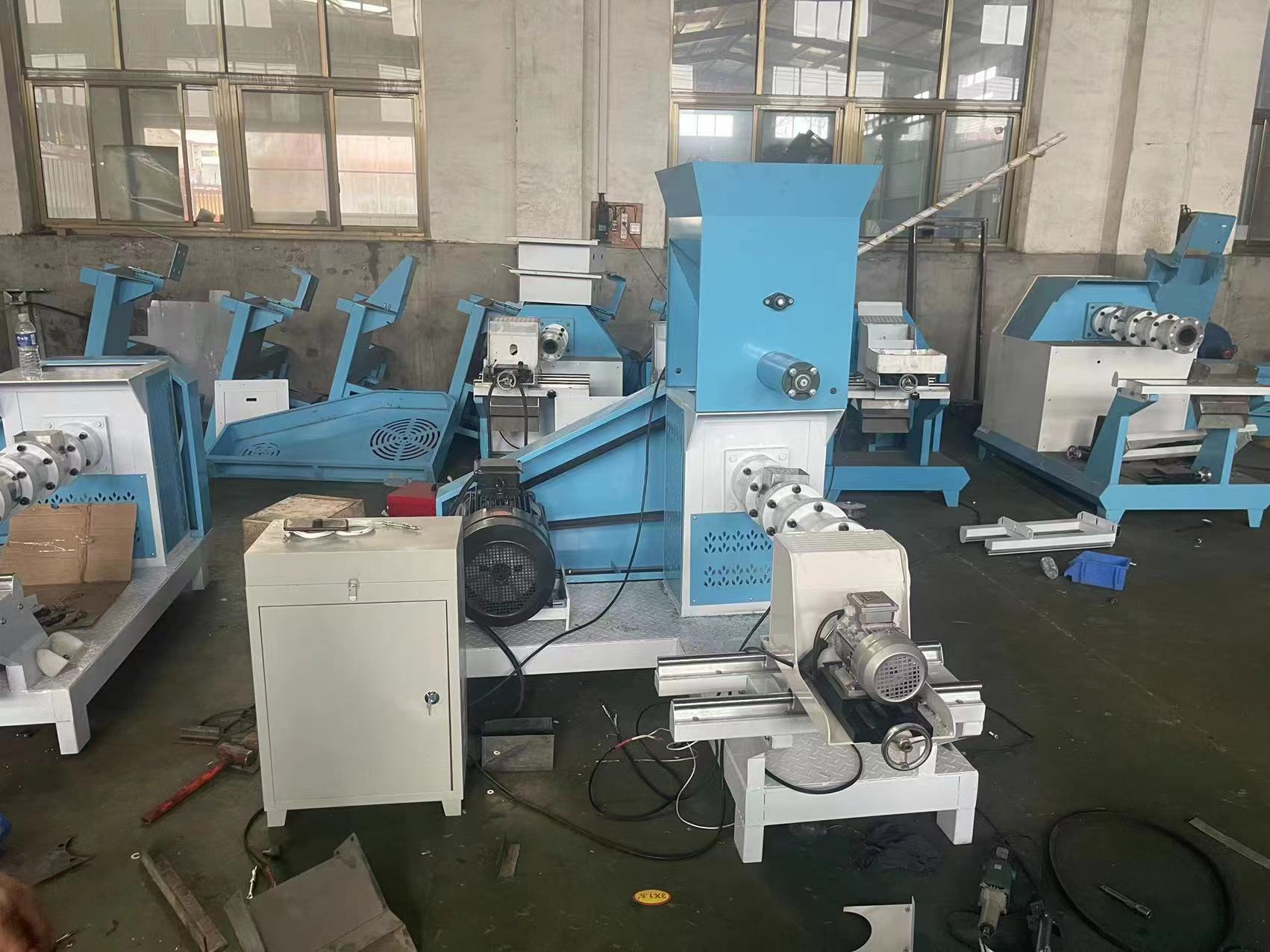 Small Farm Use Chicken Feed Making Machine Fish Feed Extruder Pellet Machine