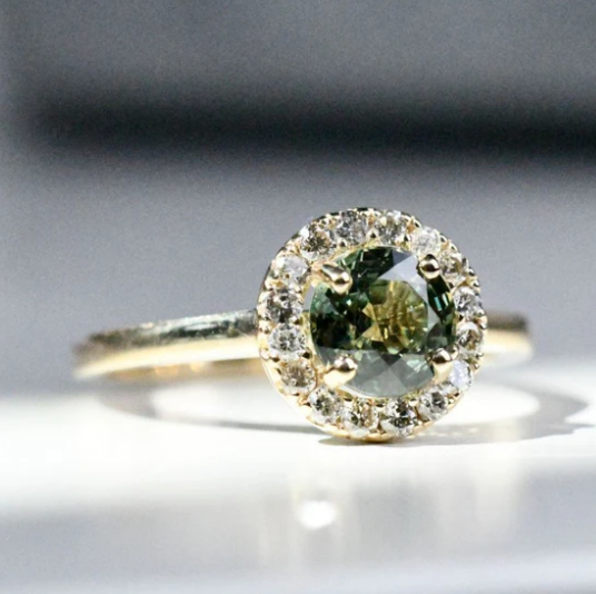 Olive green sapphire rough gemstone Synthetic 99.999% Al2O3 hardness Mohs 9.0