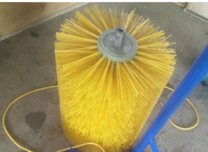 Farm Cattle Scratching Brush , Nylon Cow Cleaning Brush Customized Size