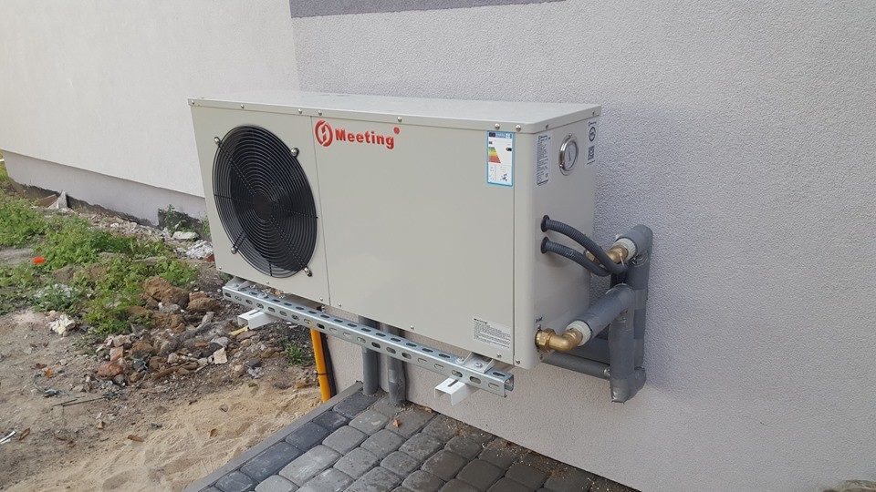 4.8KW Air To Water Heat Pump With Radiator Heating System Gray White Color Galvanized Sheet