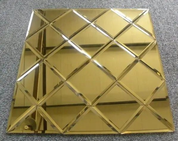 Anti-Fog Anti-Steam Decorative Mirror Glass 800 Mm-2800 Mm High Reflectivity For Bathroom Wall