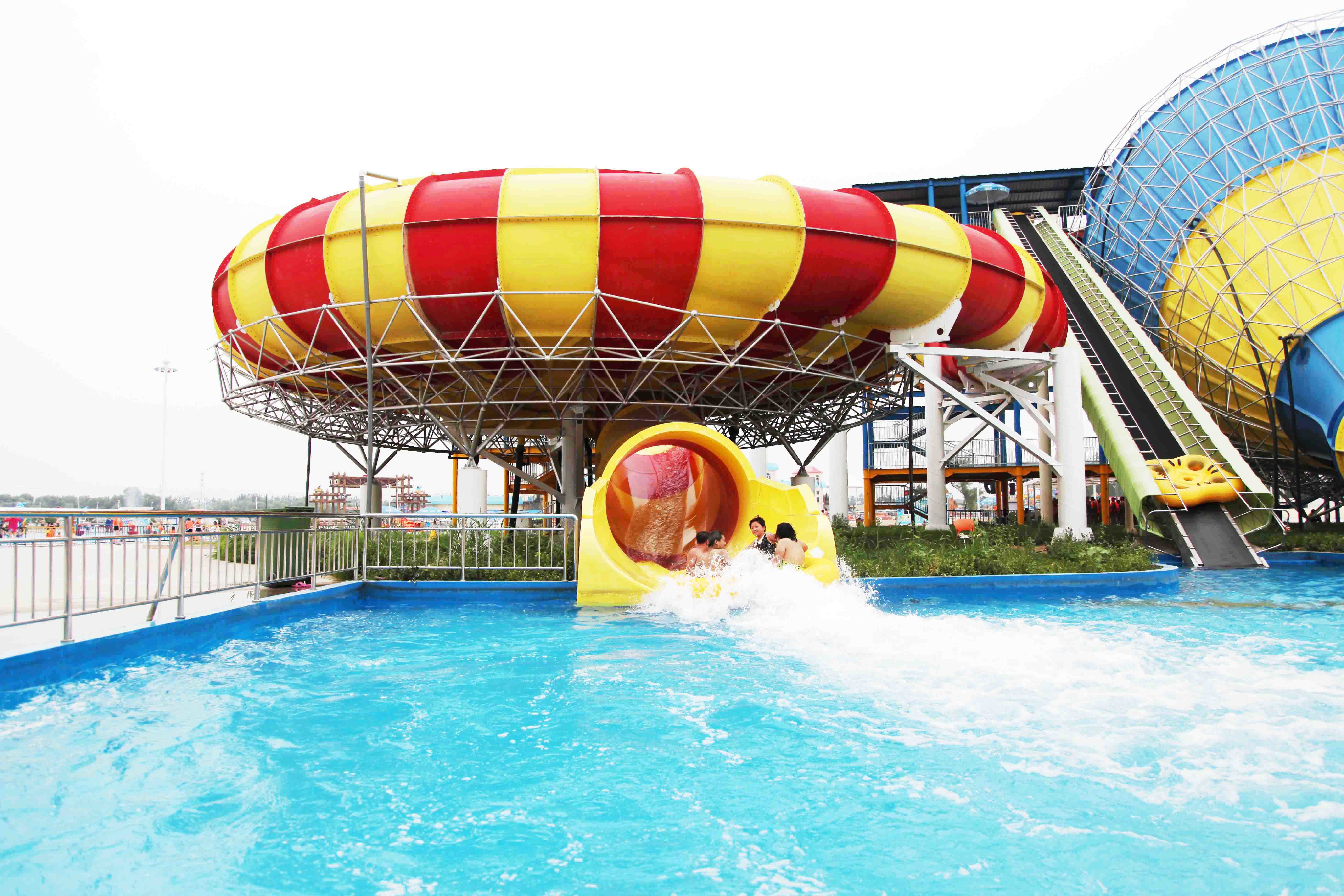 Space Bowl Water Slide With High Capacity 720 Riders / h For Large Water Parks