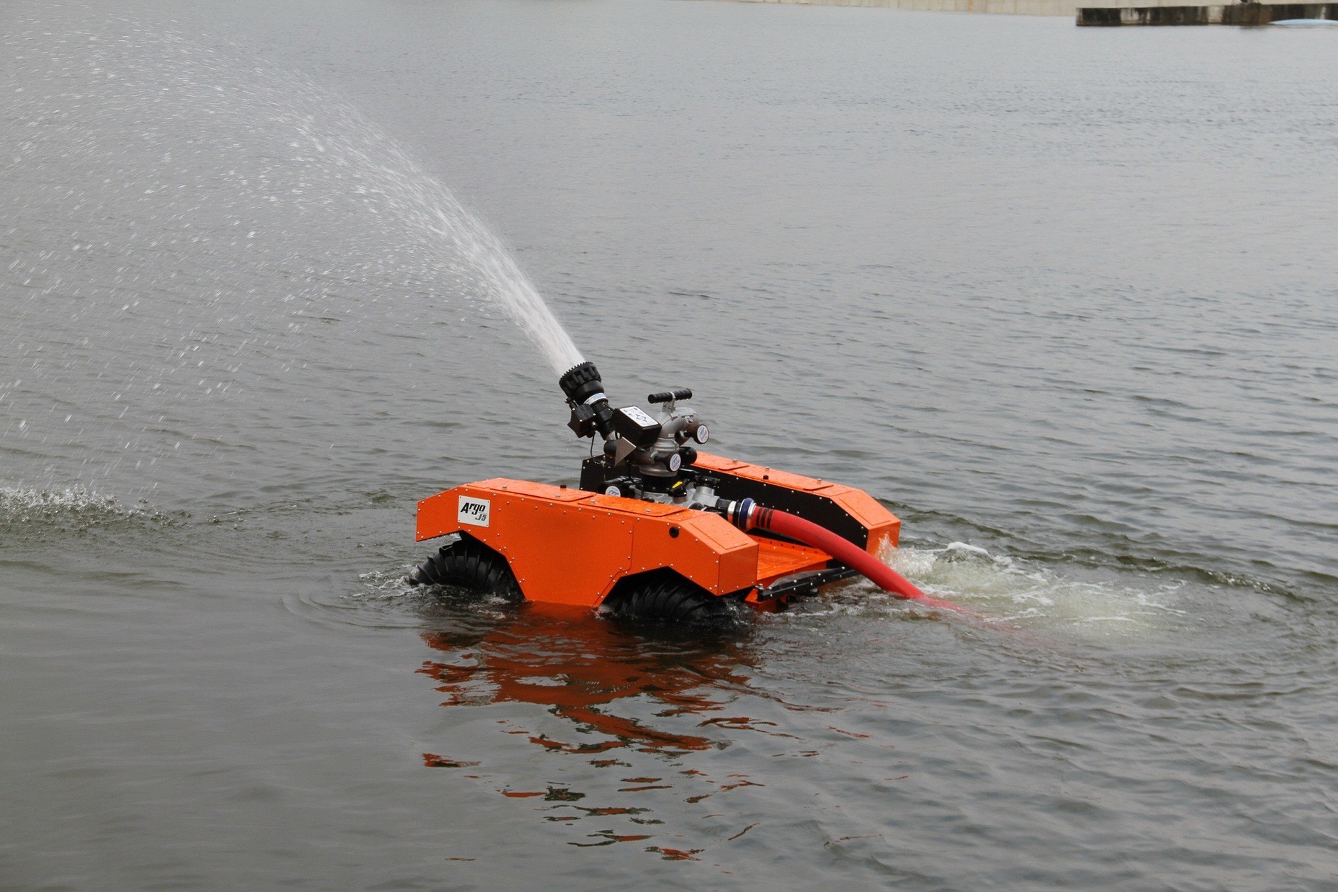 Fire-fighting robot china factory Fire fighting robot TAF35 – Firefighting with water mist