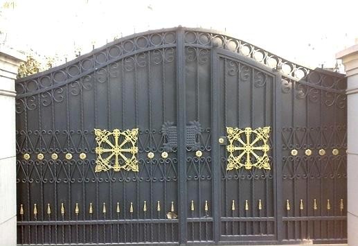 Sliding Wrought Iron Doors Cast Iron Garden Gate Hot Dip Galvanized Processing