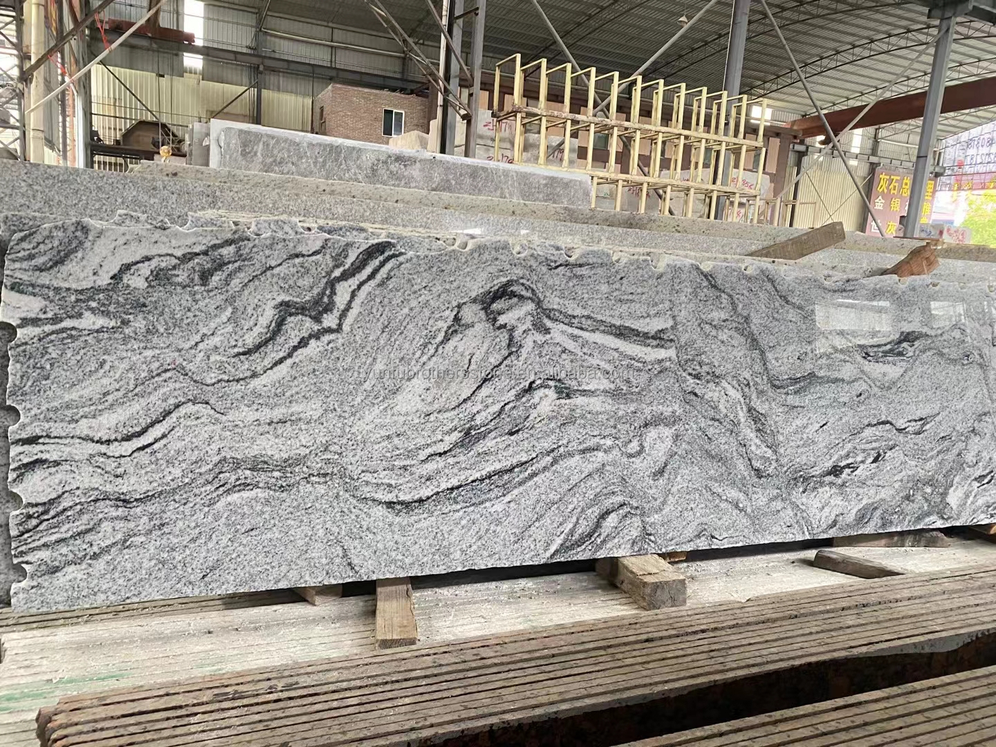 Low Per Square Foot Viscon White Granite Slabs for Modern Villa Exterior Wall Cladding