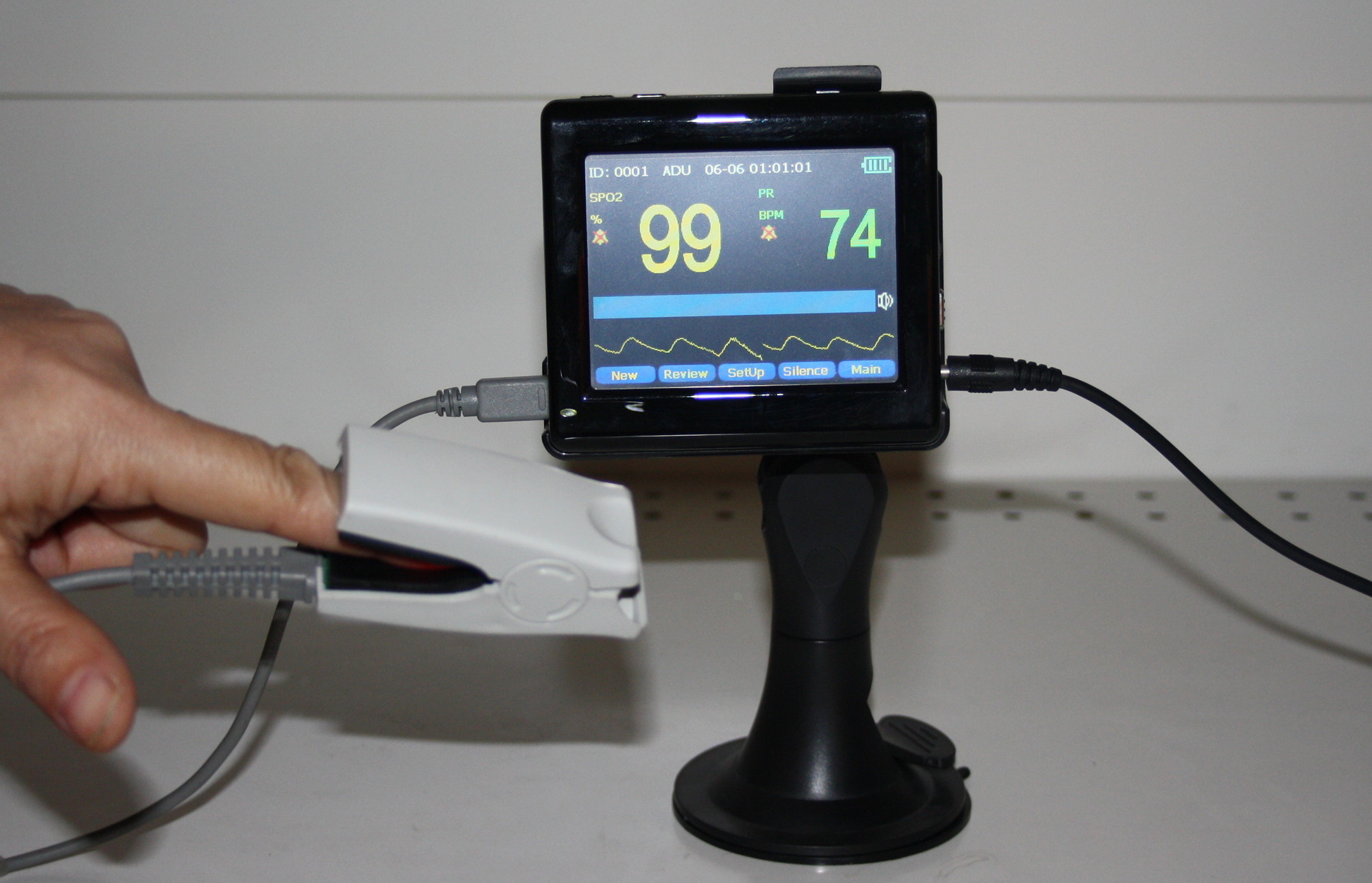 Desktop Rechargeable Fingertip Pulse Oximeter , LED Display