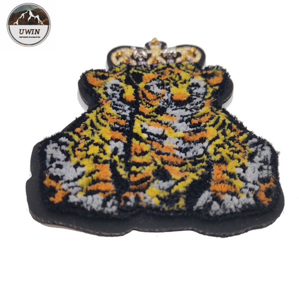 Lifelike Tiger Single Custom Embroidered Patches With Laser Heat Cut Border