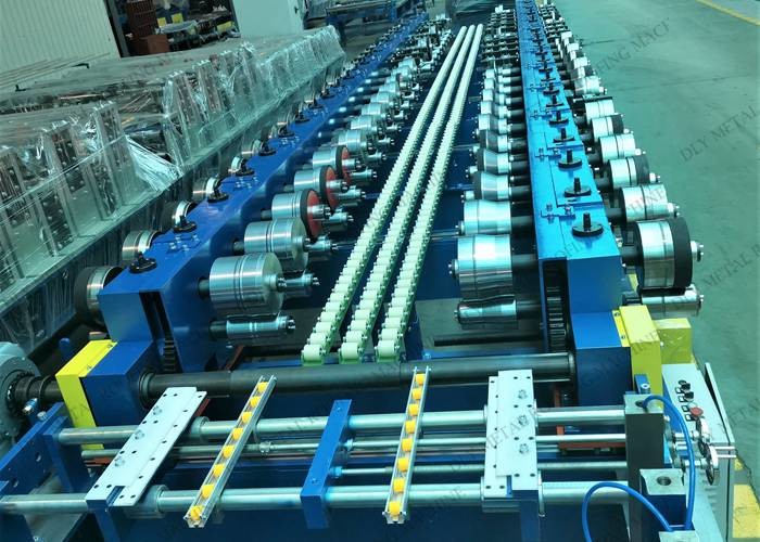 PIR PU Metal Roof Panel Machine 5.5kw Automatic Standing Seam Machine