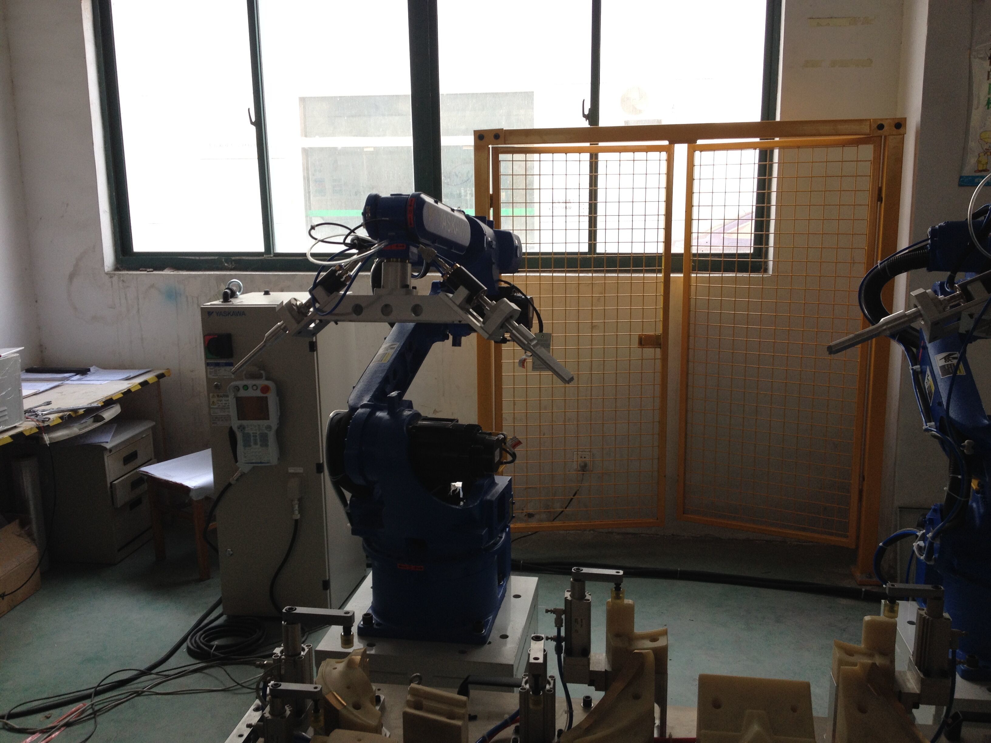 Robot Ultrasonic Spot Welding Machine PP Riveting for Car Parts