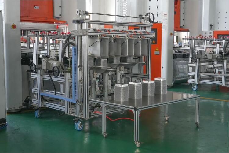 SIEMENS Motor H-type Disposible Tableware Making Machine For Sustainable And Convenient Production