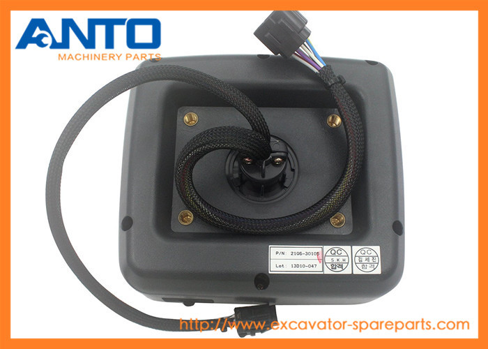 21Q6-30104 21Q6-30400 Excavator Monitor LCD Display Panel For Hyundai R220-9S R220-9